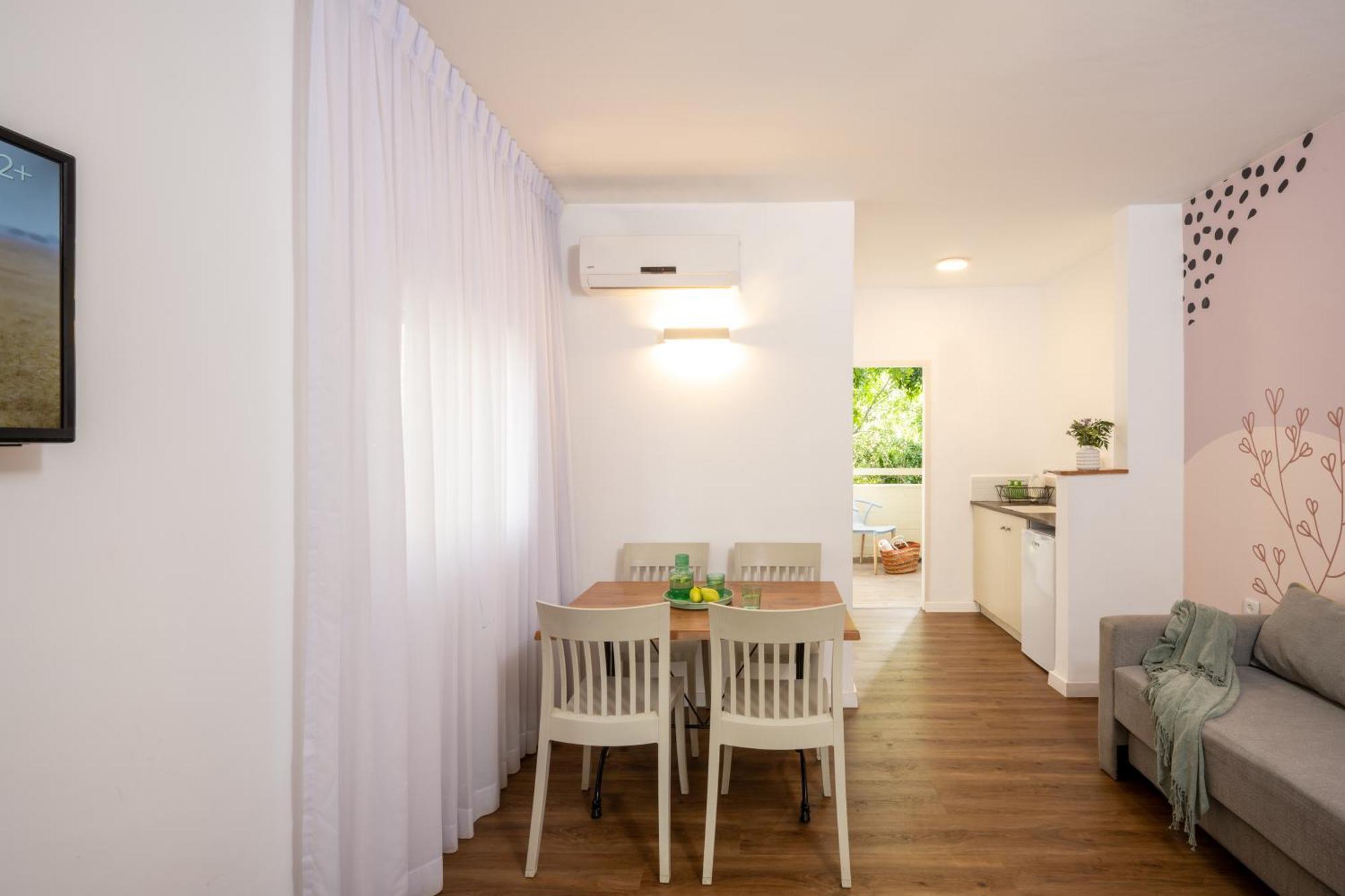 Travel Hotel Eilon Elon Rum bild