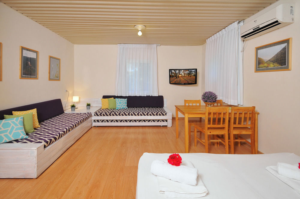 Travel Hotel Eilon Elon Exteriör bild