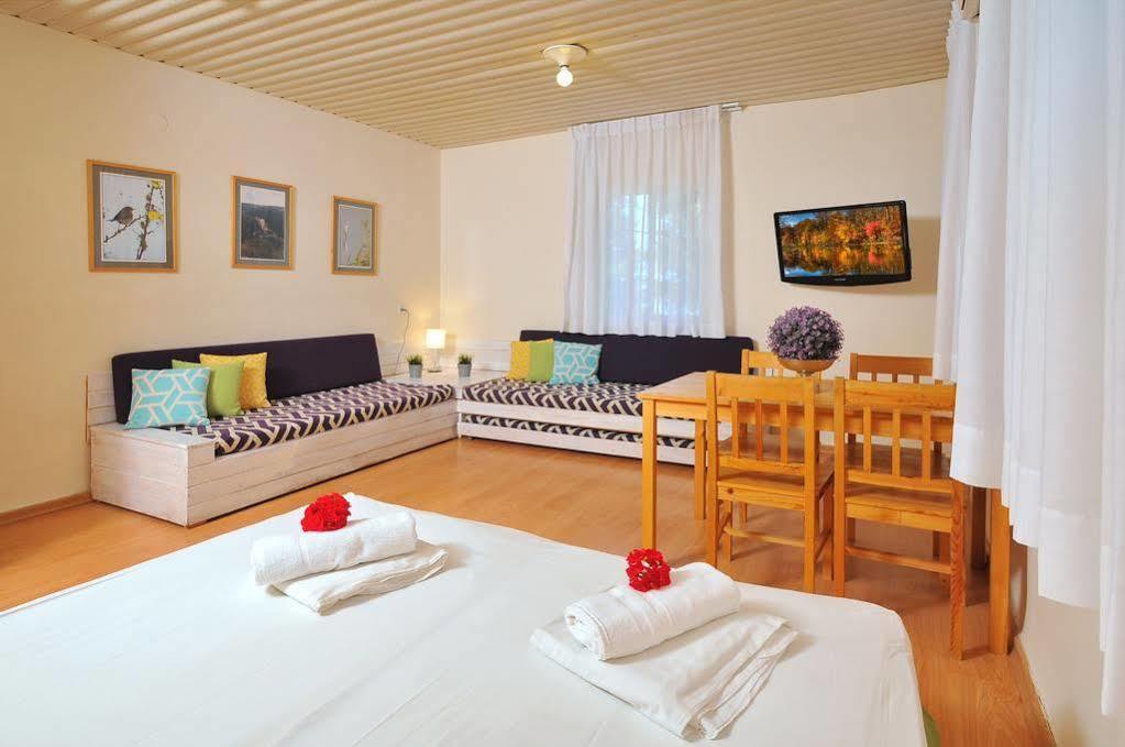Travel Hotel Eilon Elon Exteriör bild